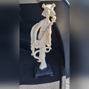 Figurine of a Geisha